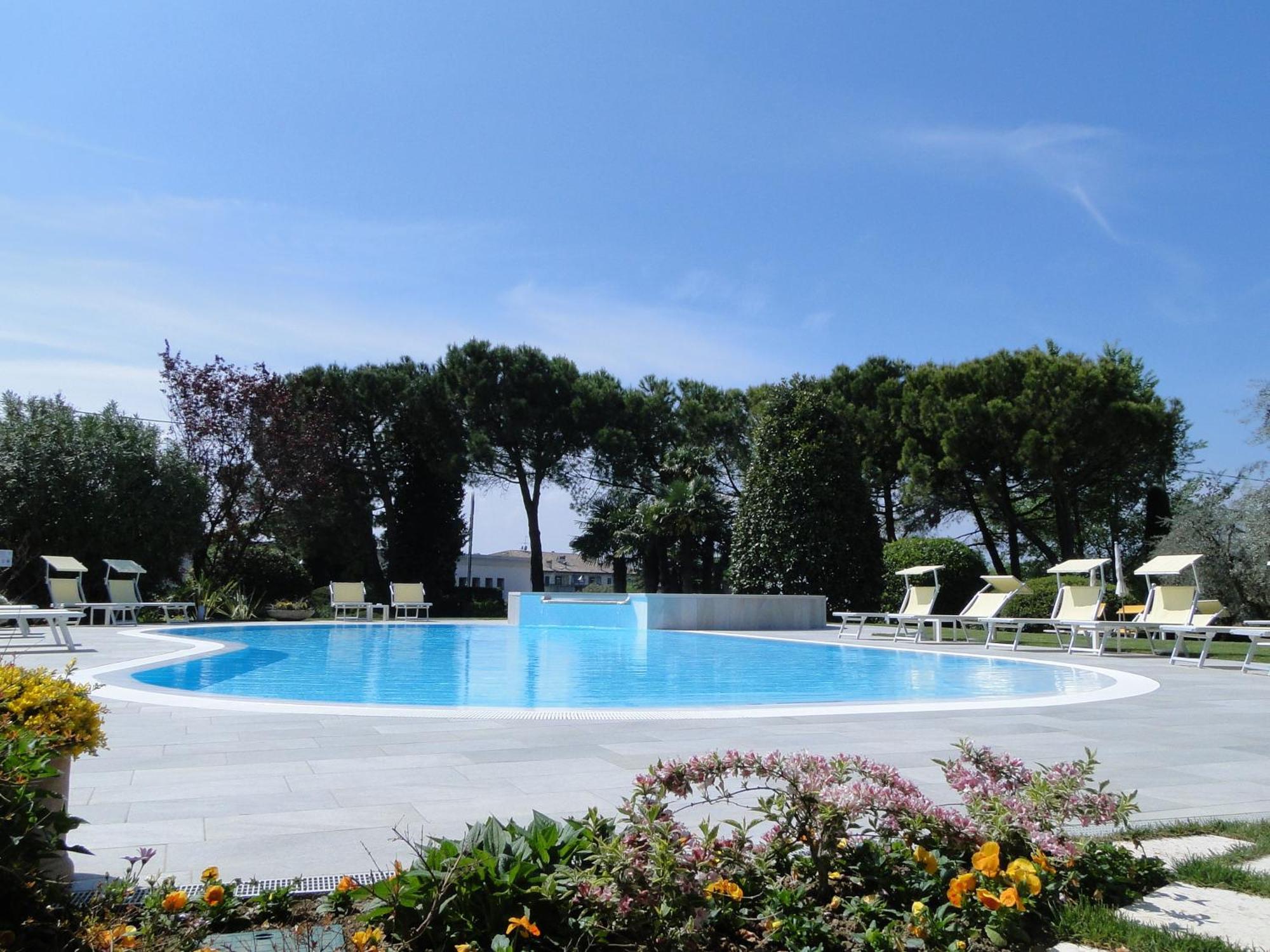Hotel Giulietta Romeo Lazise Exteriér fotografie