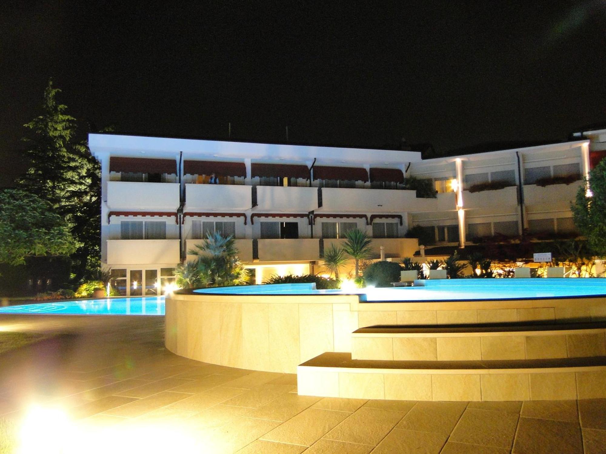 Hotel Giulietta Romeo Lazise Exteriér fotografie