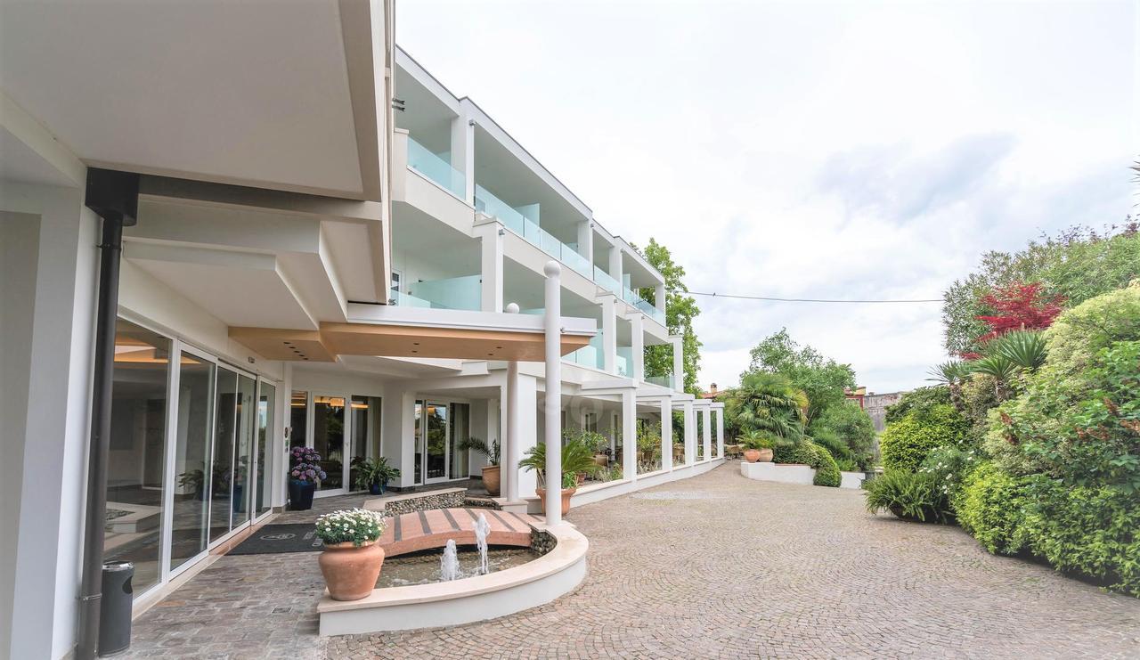 Hotel Giulietta Romeo Lazise Exteriér fotografie